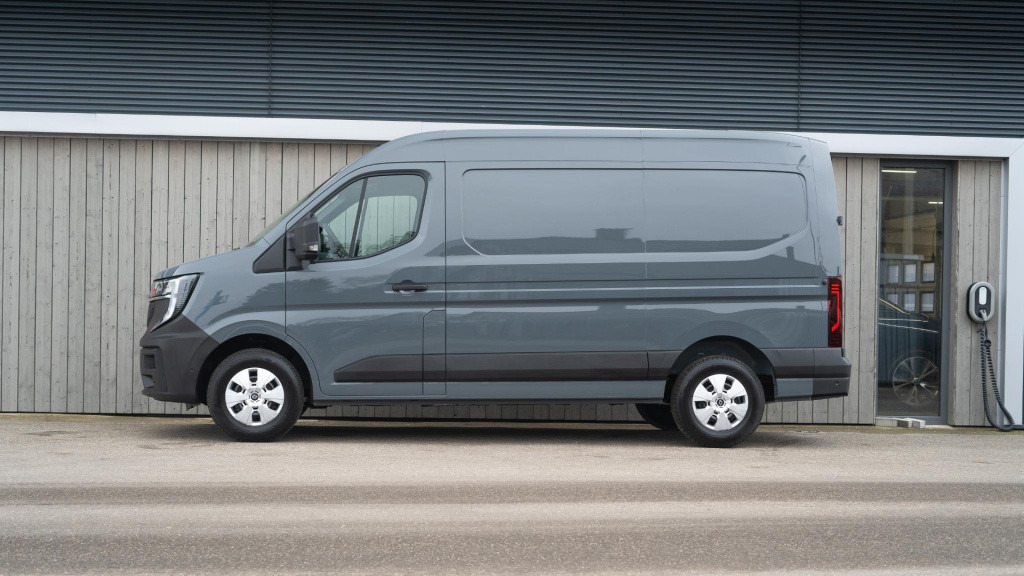 Renault Master t35 2.0 dci 150 l2h2 extra | nieuw model | camera | parkeers