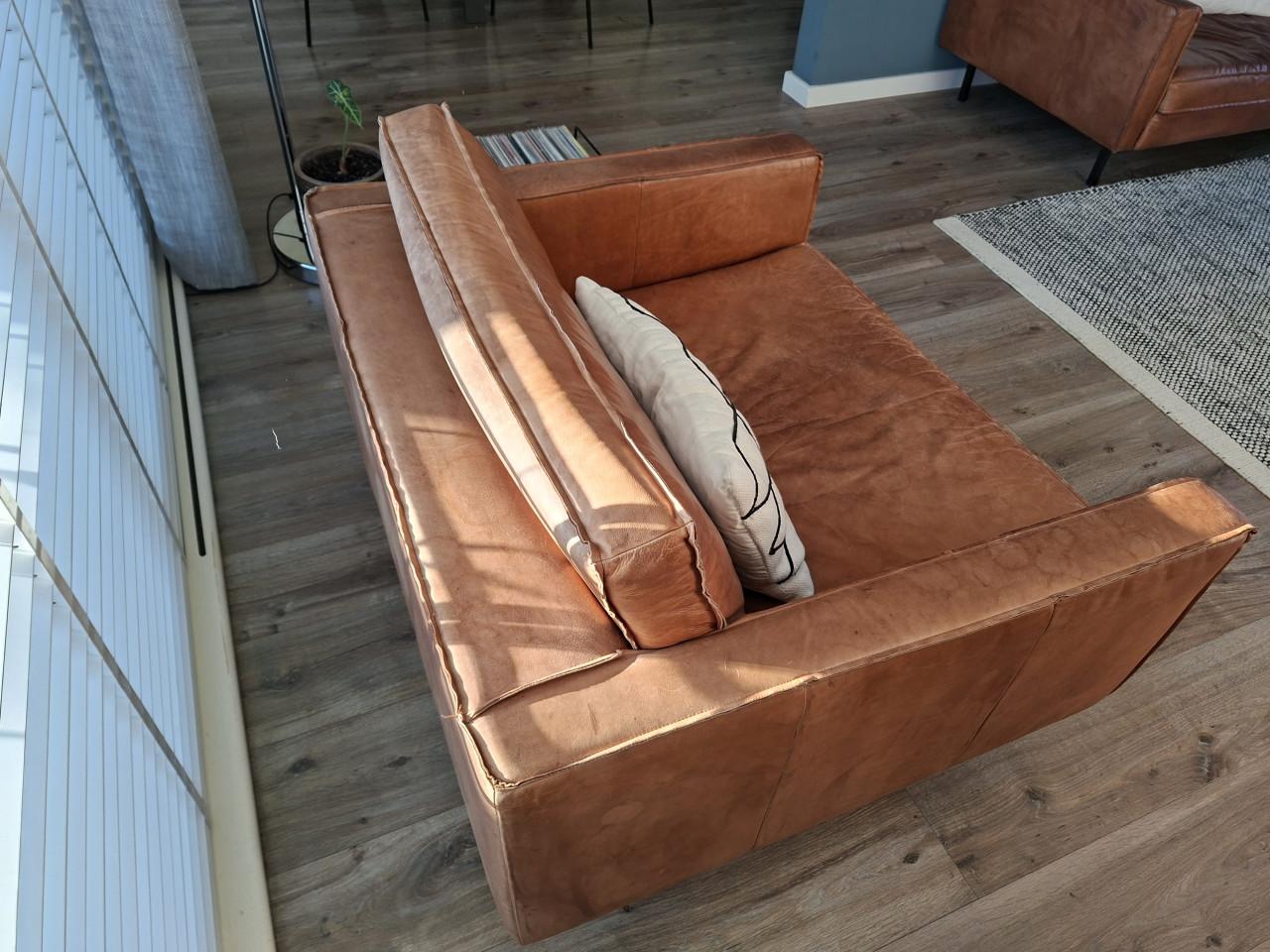 Leren bank (evt. + bijpassende loveseat).