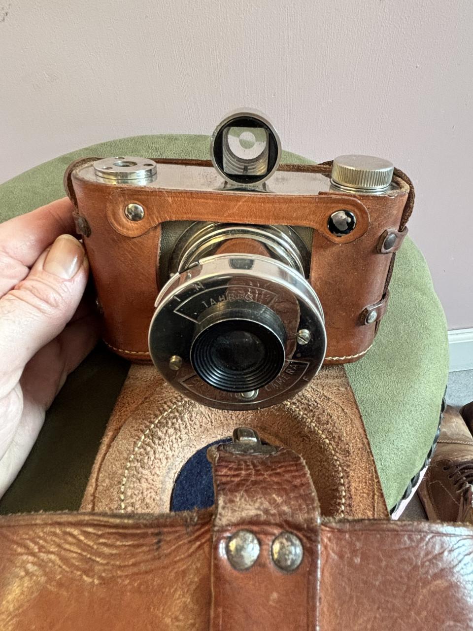 Vintage Tahbes Camera met Albada viewer 1948 + Leren Tas