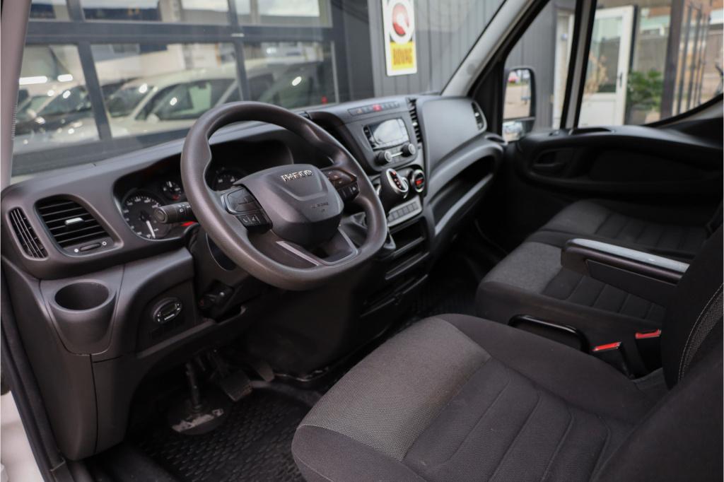 Iveco Daily 35s14v a8 2.3 3520l l2h2 automaat i trekhaak 3.5t i clima i cr.