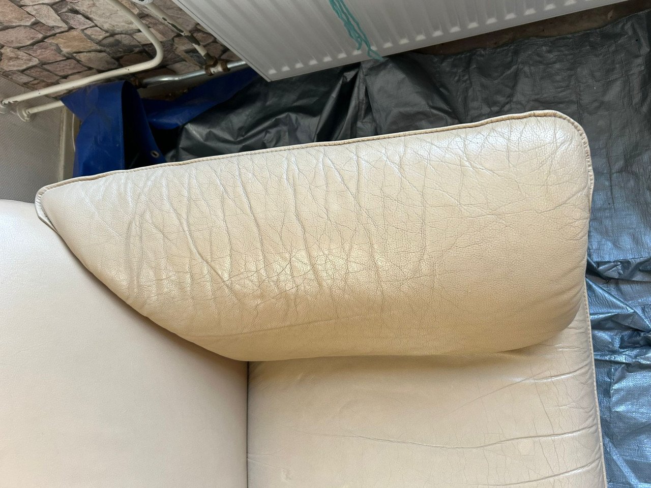 GRATIS Ikea divider kast,bank,gordijnen