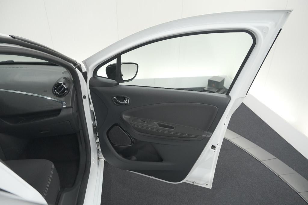 Renault Zoe q90 intens quickcharge 41 kwh | huuraccu | navigatie | parkeers