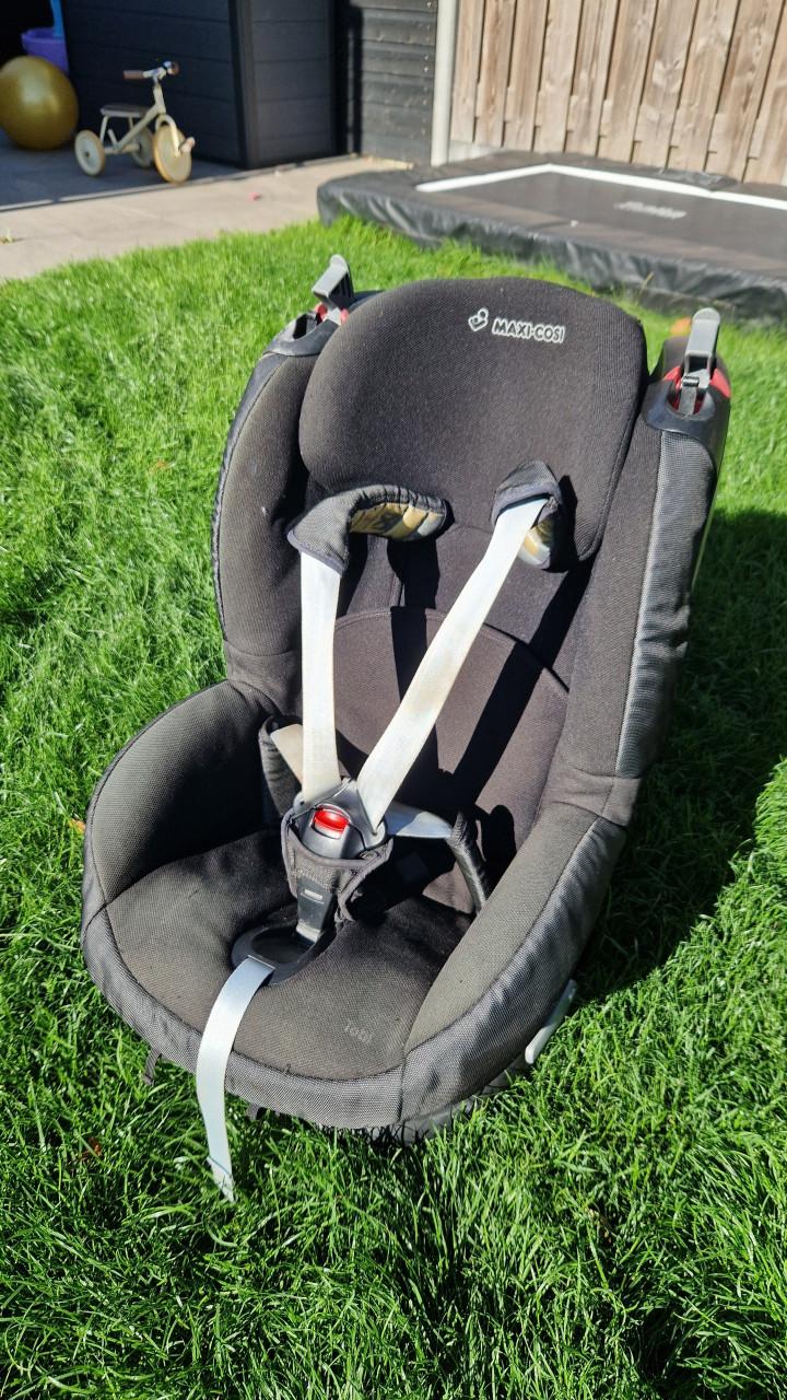 Maxi-Cosi Pebble + Isofix & Maxi-Cosi Tobi