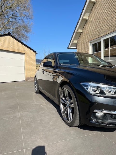 Bmw 320i luxury