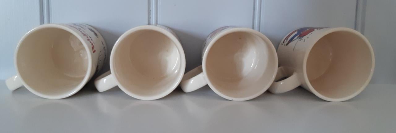 Set van 4 Paddington Beer mokken uitgave Douwe Egberts