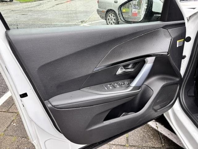 Peugeot E-2008 ev 50kwh 136pk allure apple carplay & android auto | cruise 