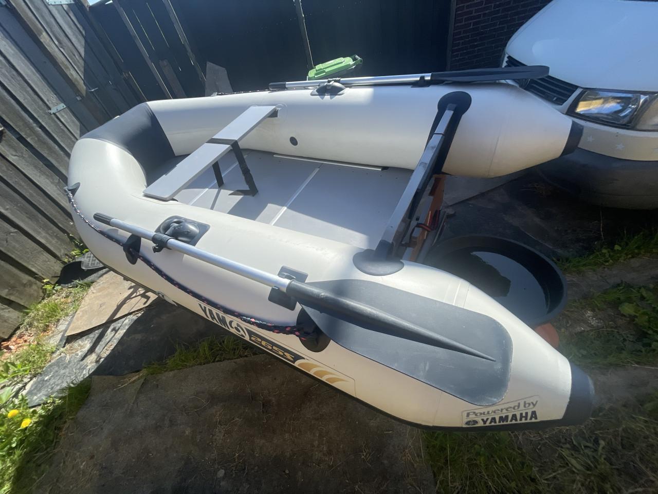 Rubberboot YAM 265 op trailer, Suzuki 6pk+tank, vaarklaar!