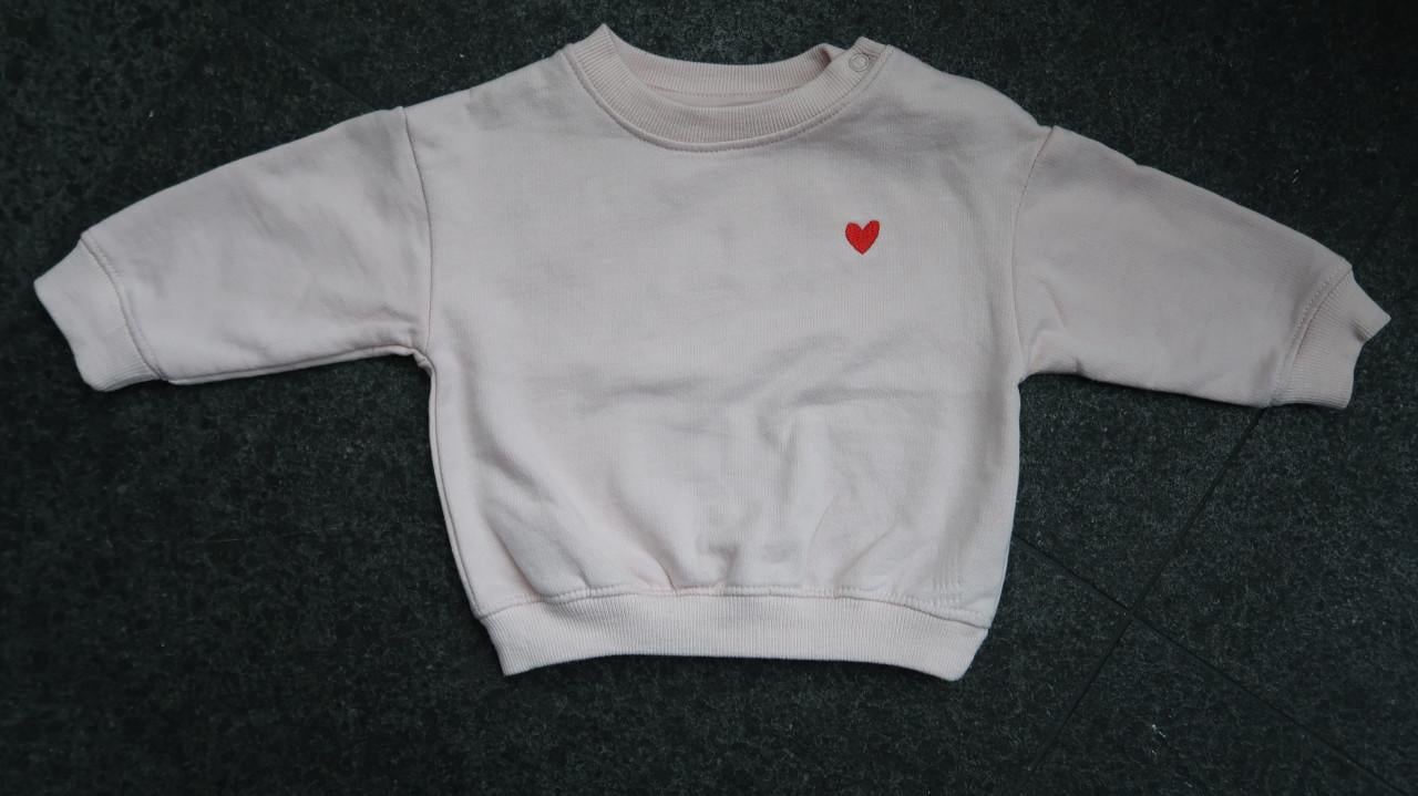 Babytruitjes, veel verschillende en alles in maatje 68 en €1,00 per stuk.