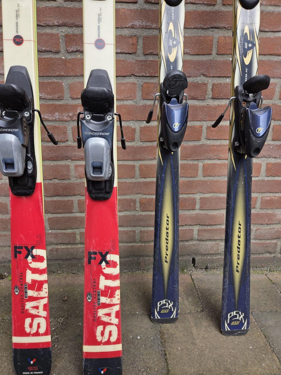 2 paar ski's en 1 paar skischoenen