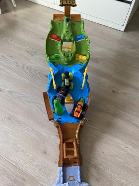 Hotwheel monstertruck baan