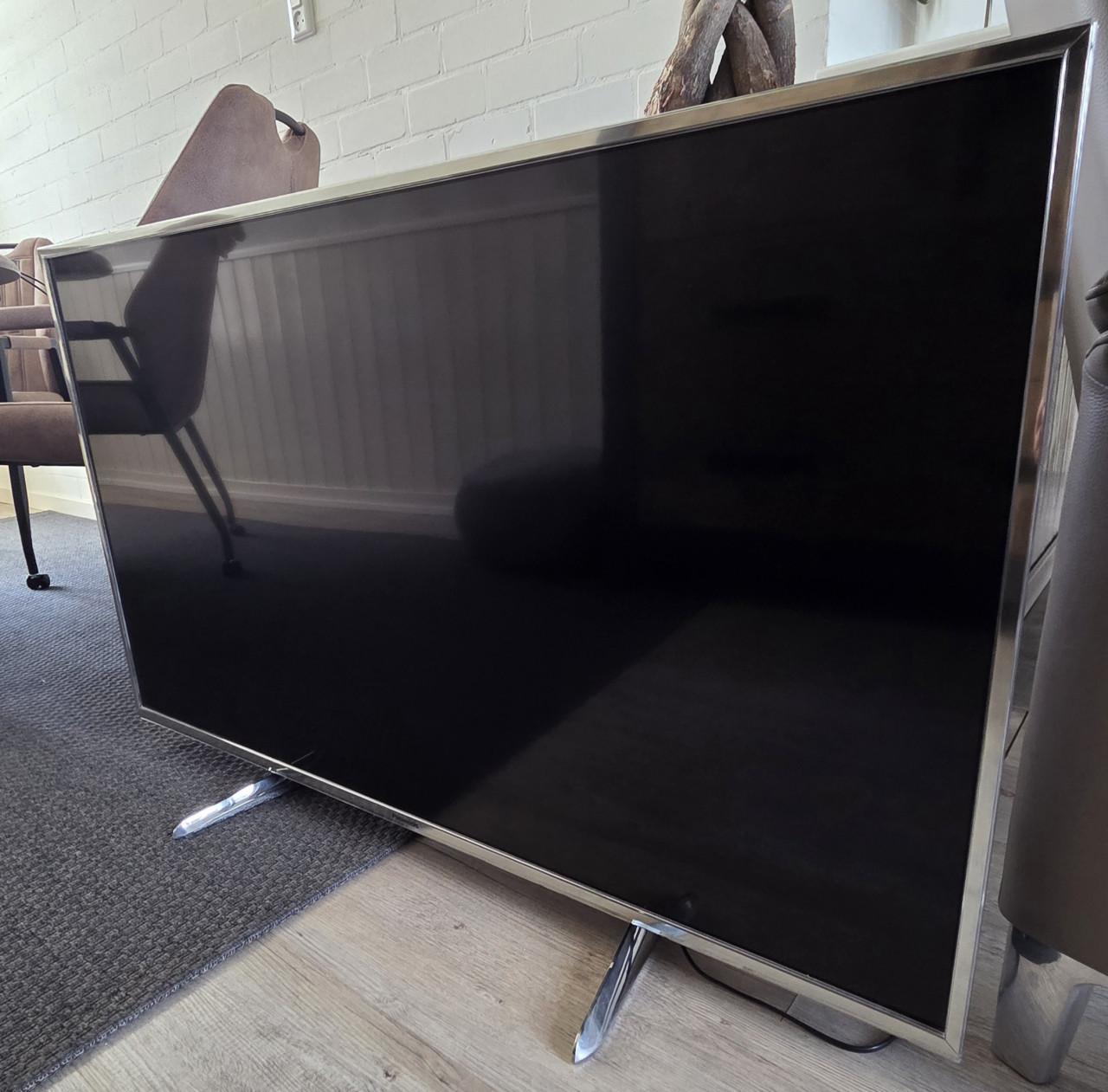 Panasonic 49 inch led tv