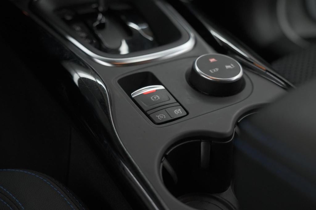 Renault Kadjar tce 140 edc limited | camera | dodehoekdetectie | apple carp