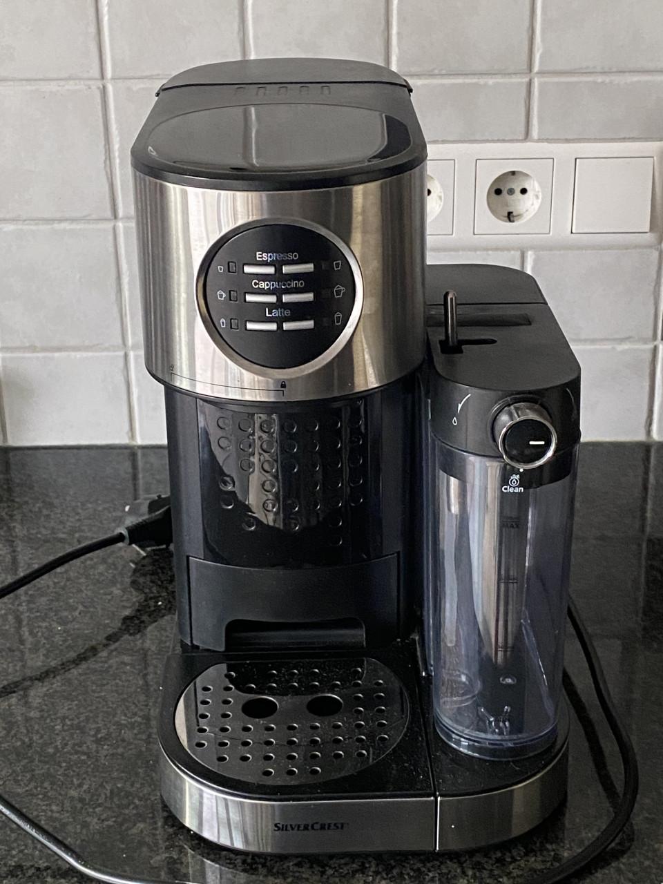 Koffiezetapparaat met melkopschuimer