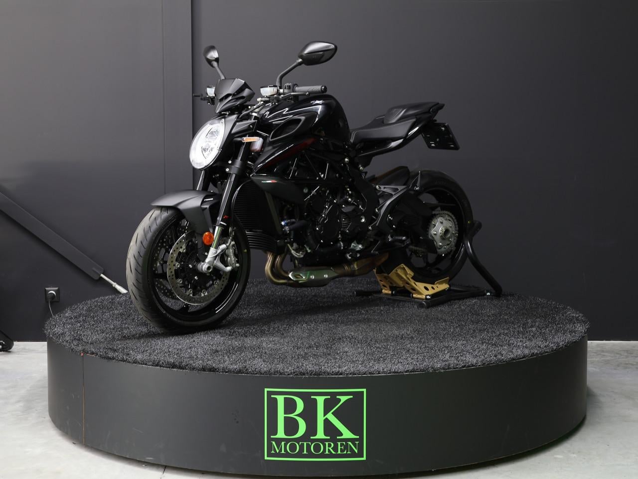 BRUTALE 800 R | BTW Motor