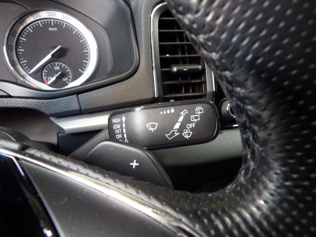 Skoda Karoq 1.5 tsi act greentech 150pk business edition plus