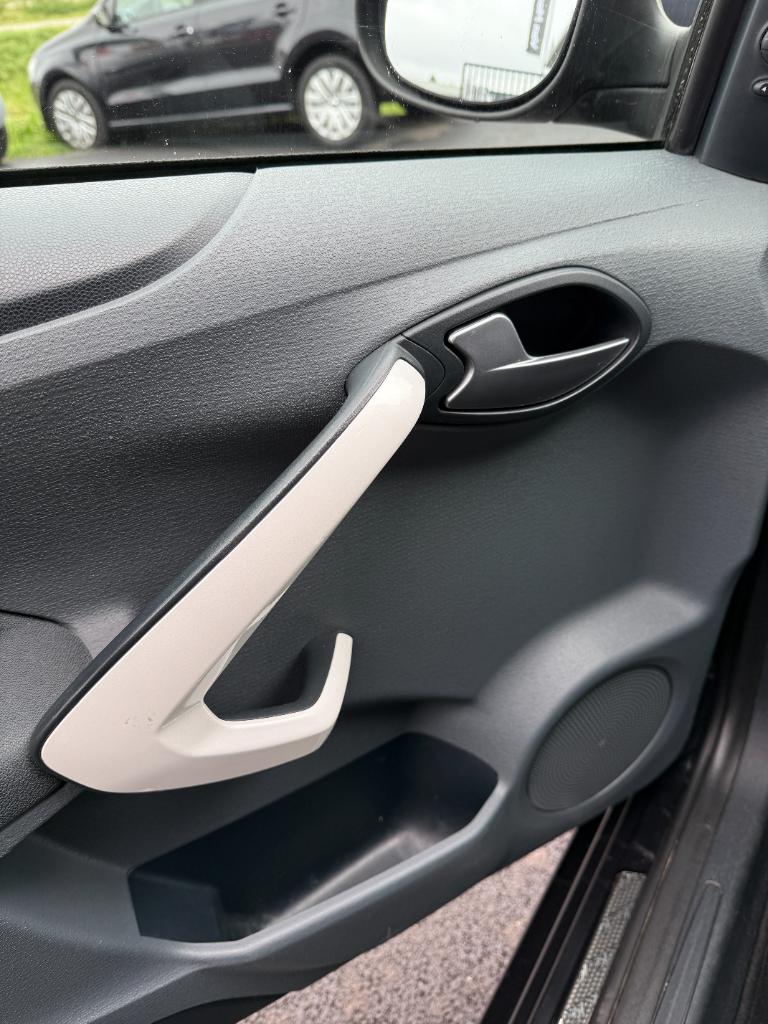 Ford KA 1.2 - titanium - airco