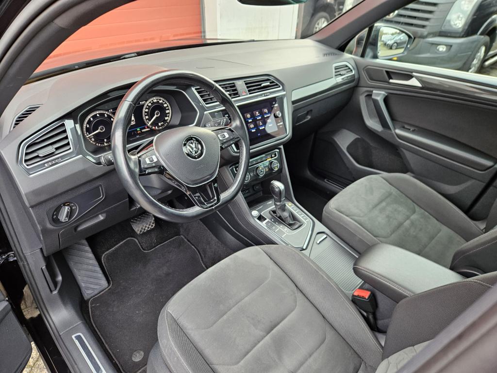 Volkswagen Tiguan 1.5 tsi act highline business r-line | pano | acc
