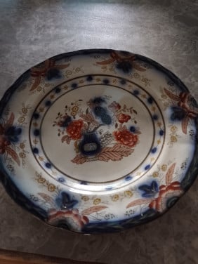 Antiek bord, PETRUS REGOUT-MAASTRICHT, kleine barst