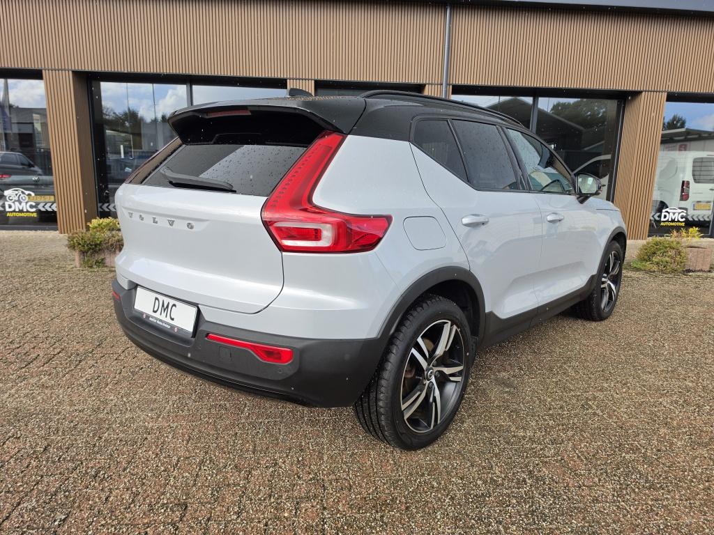 Volvo XC40 r design recharge plug-in hybrid lane assist | trekhaak | camera