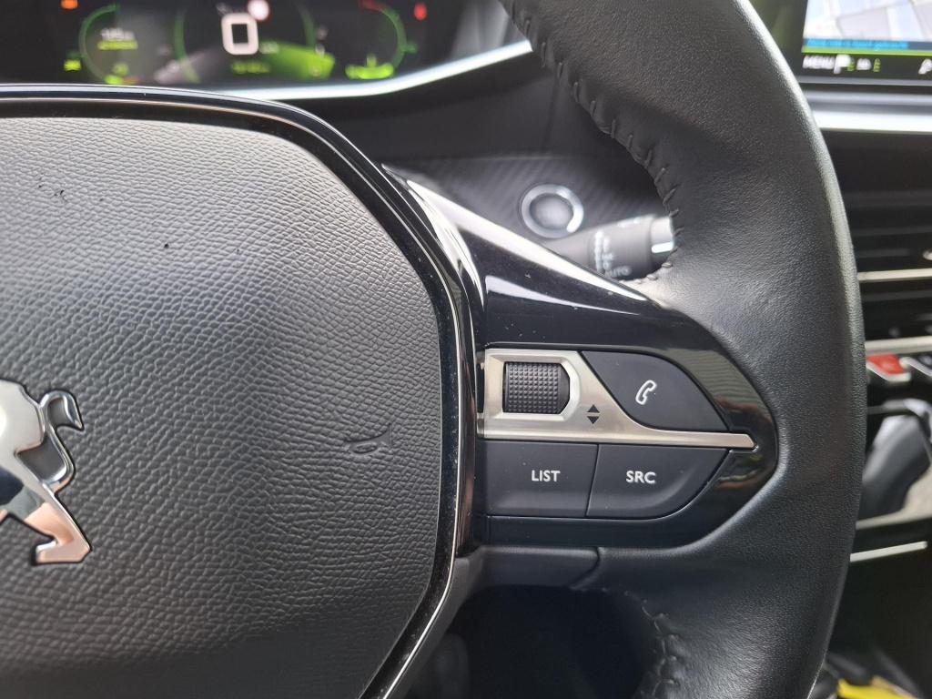 Peugeot 208 1.2 100 allure pano/clima/nav/cam