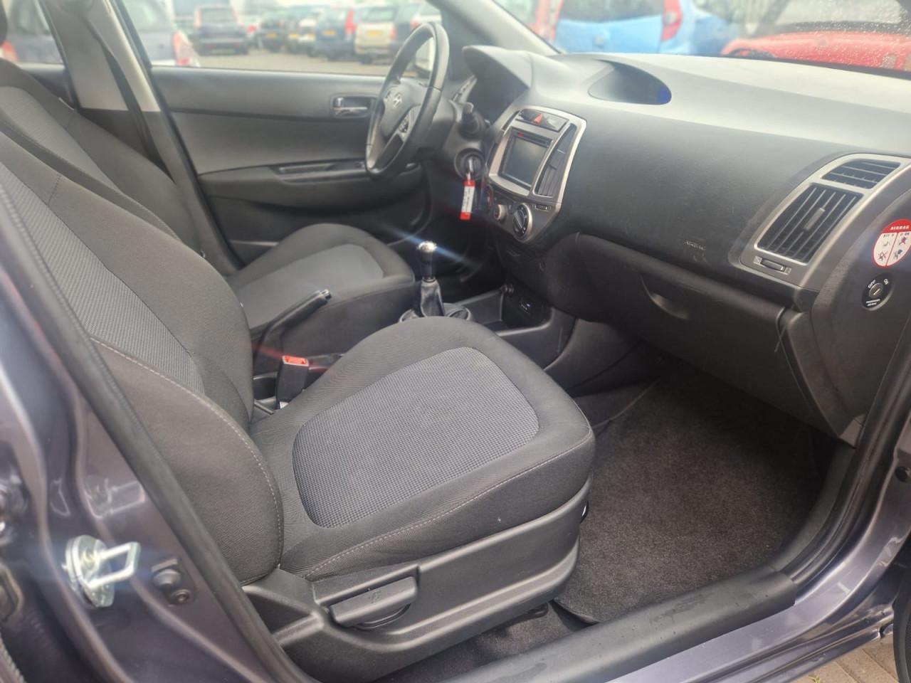 TE KOOP HYUNDAI i20 1.2i I DEAL EURO 5 ZUINIGHEIDSLABEL B 113.789 KM