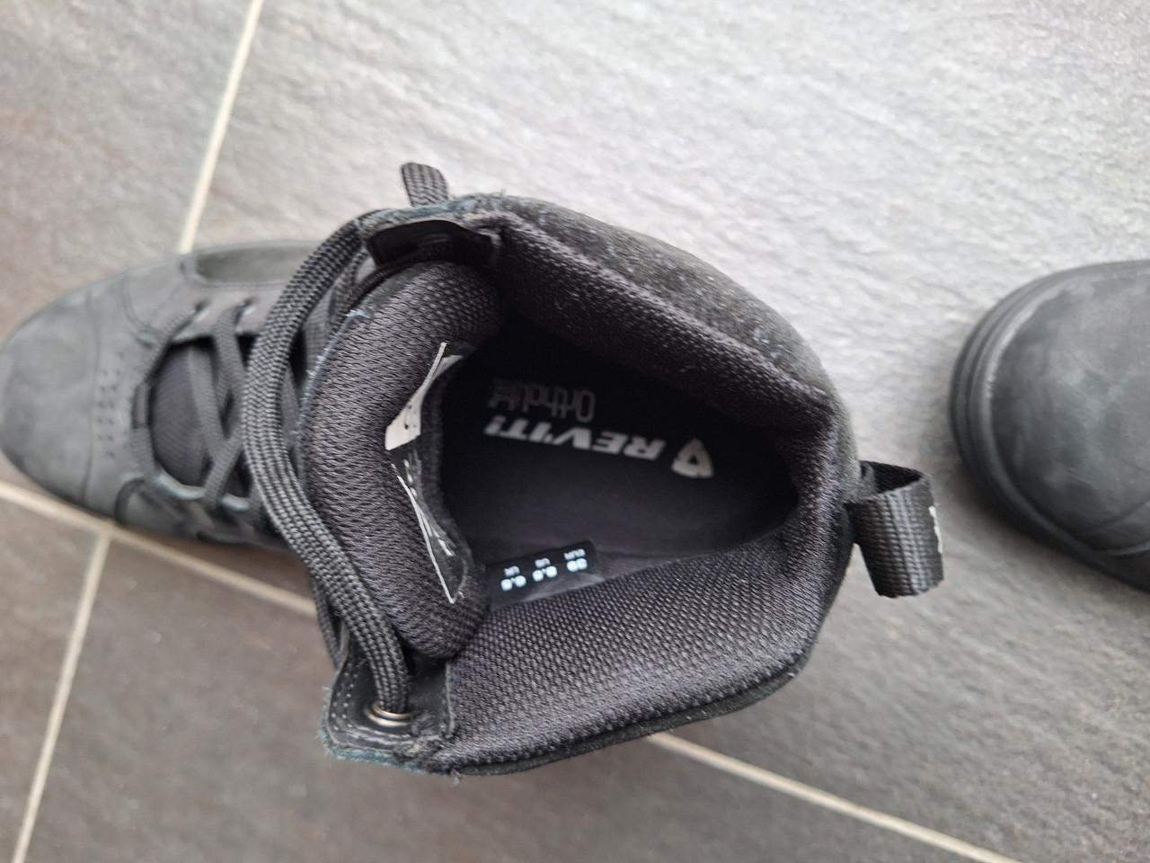 Motorlaarsjes maat 39 maar valt klein uit [38]