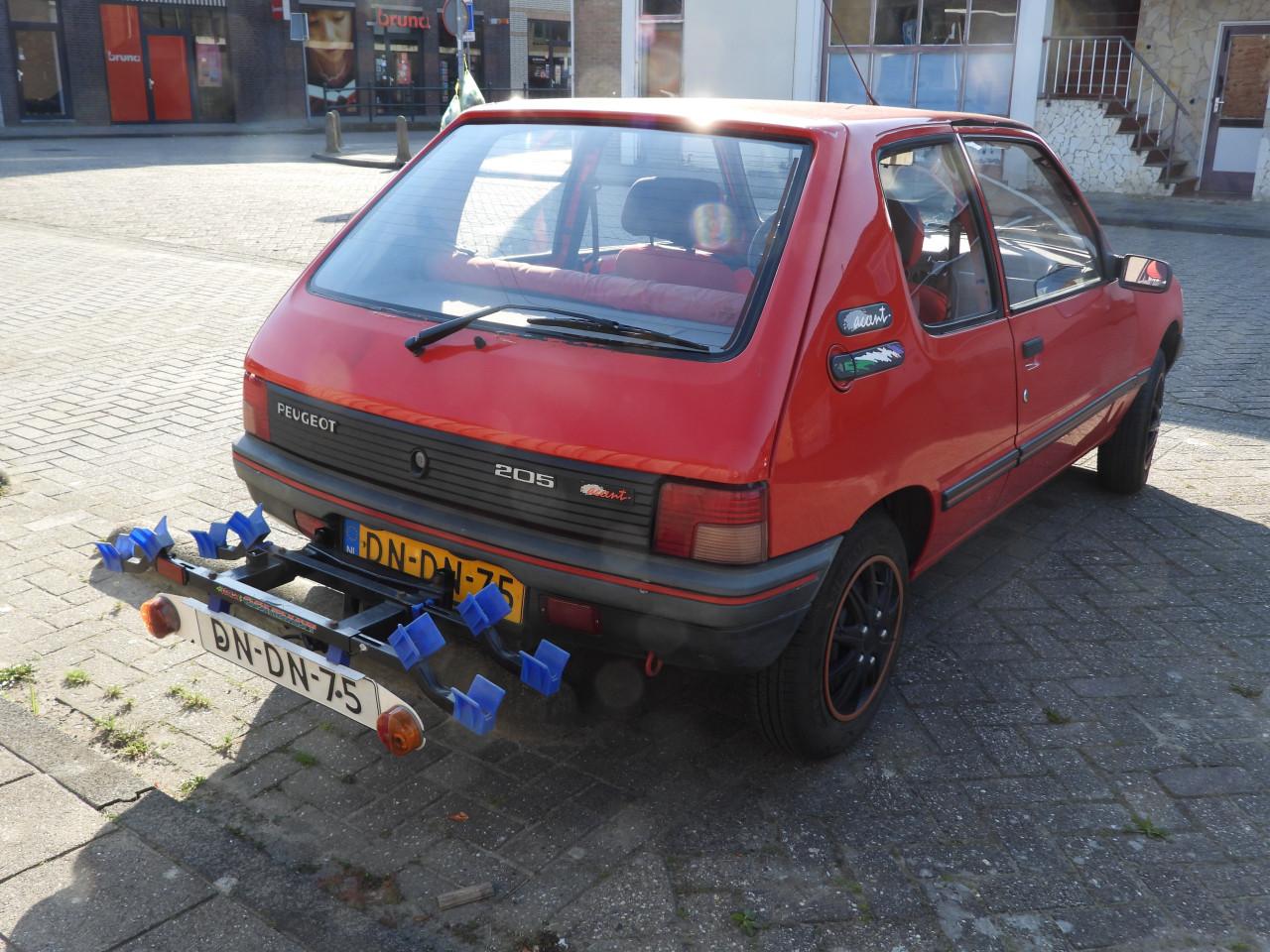 Peugeot 205 Accent 1.1  Rood