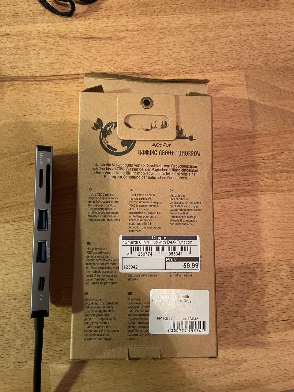 USB 6 in 1 hub (nieuwprijs Euro 59,95)