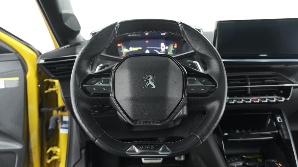 Peugeot 208 puretech 100 eat8 gt-line | trekhaak | adaptieve cruise control