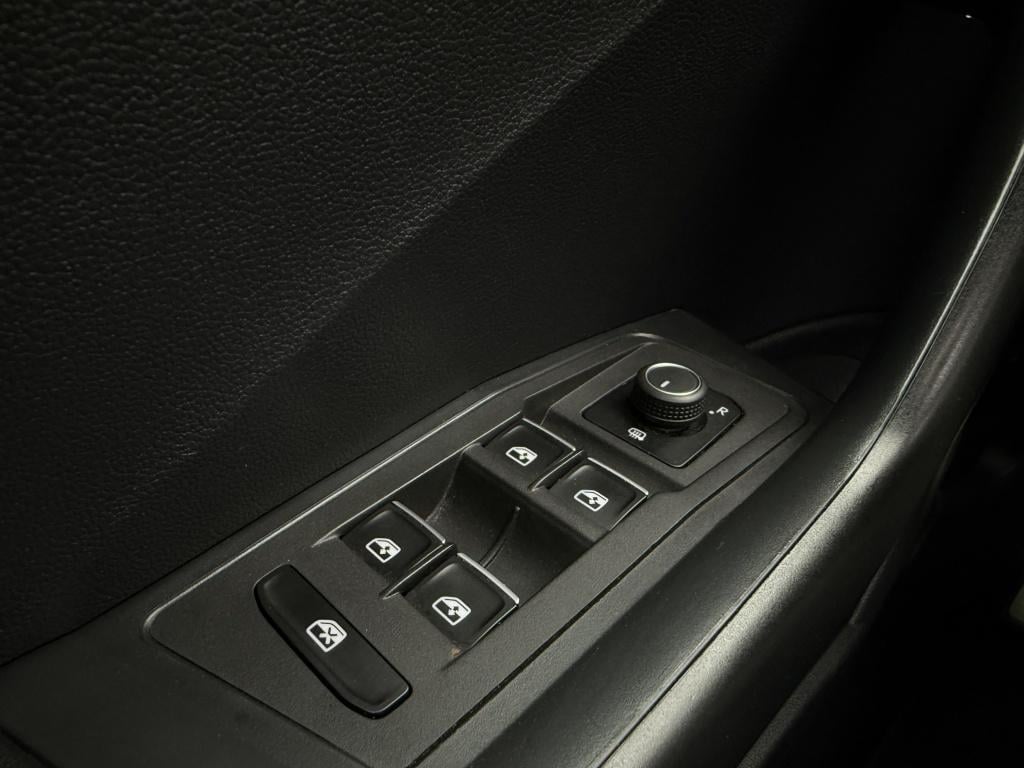 Volkswagen T-roc 1.5 tsi // r-line pakket // panoramadak //