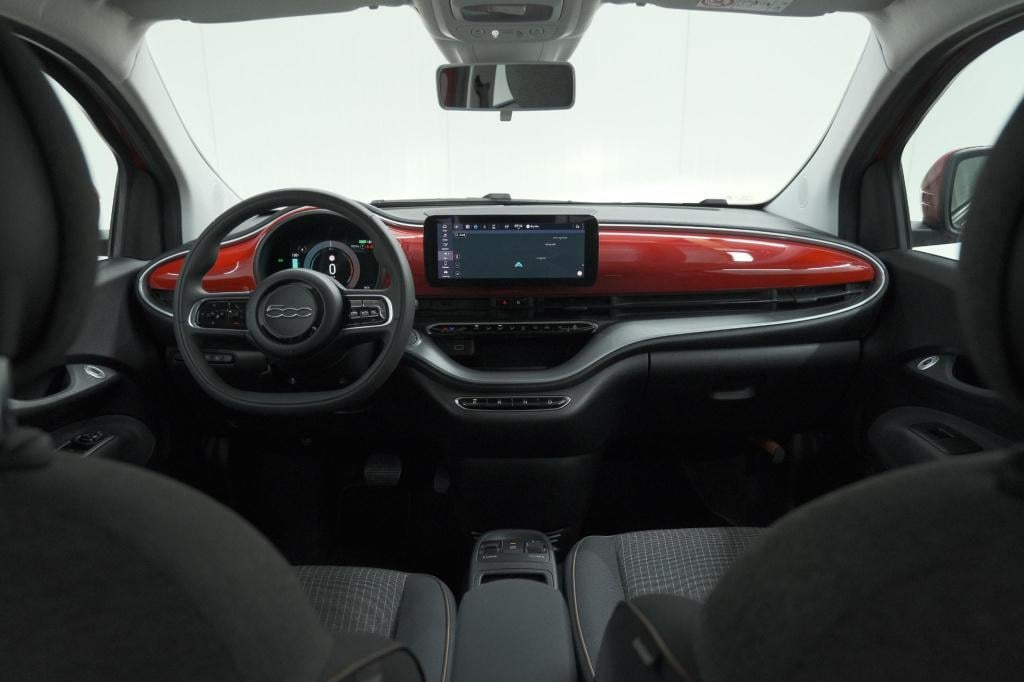 Fiat 500 icon 42 kwh | camera | 17" velgen | keyless start | navigatie | ap