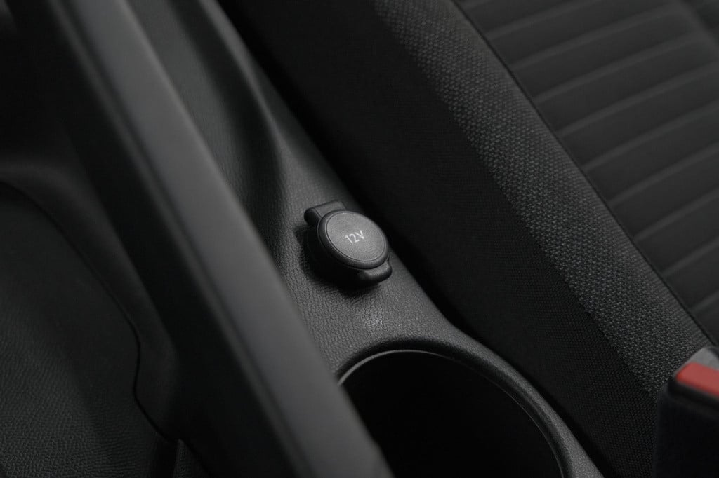 Peugeot 2008 puretech 130 eat8 active pack | parkeersensoren | apple carpla