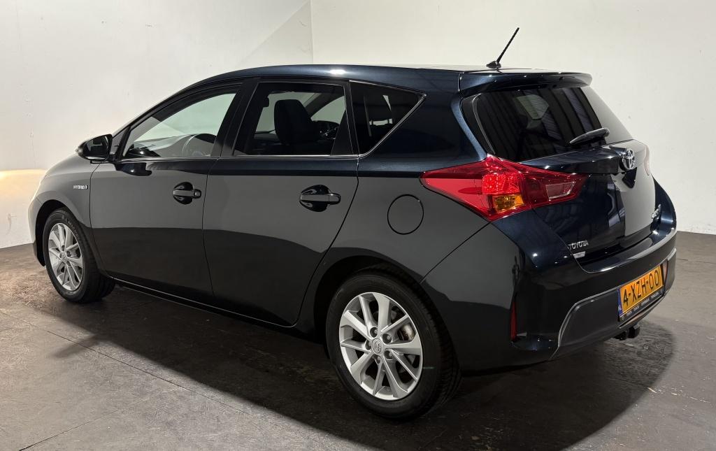 Toyota Auris 1.8 hybrid lease | panodak | navi | camera |