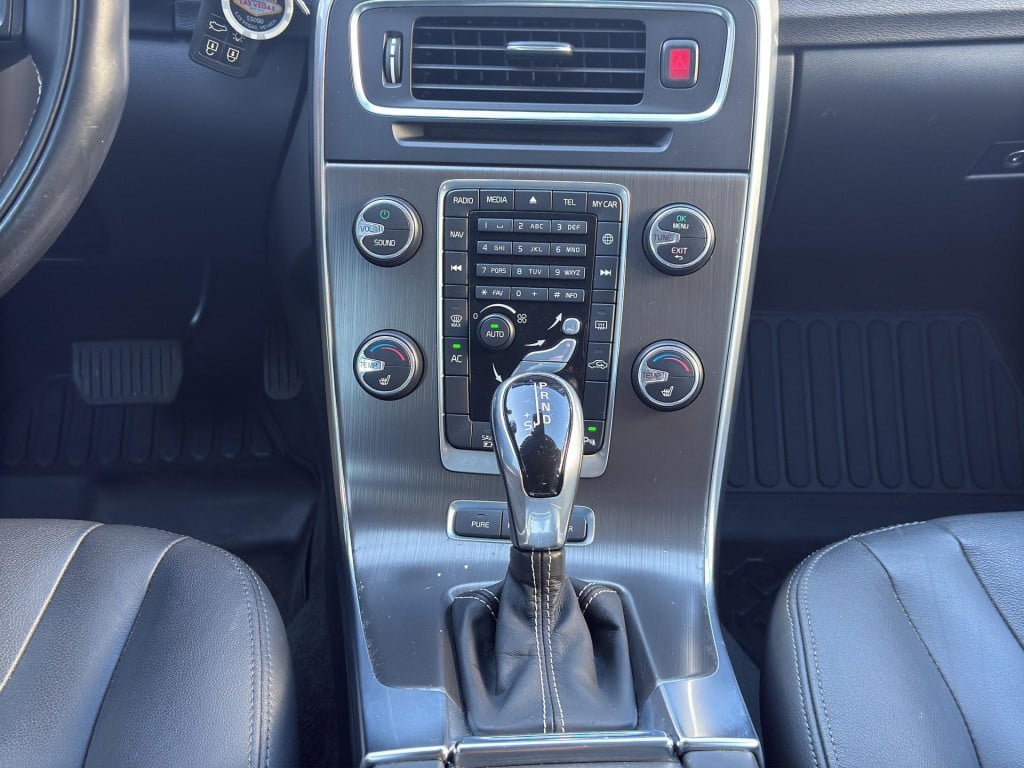 Volvo V60 2.4 d6 awd plug-in hybrid summum stoelverwarming