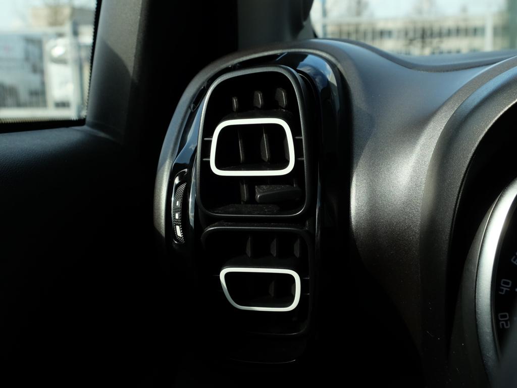 Citroen C3 Aircross 1.2 puretech 110pk shine | navigatie| parkeer sensoren 