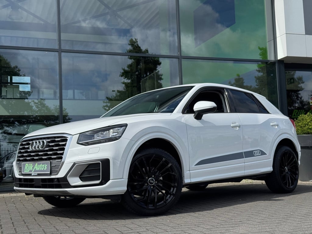 Audi Q2 30 tfsi sport * keyless * stoelverwarming * pdc 2x