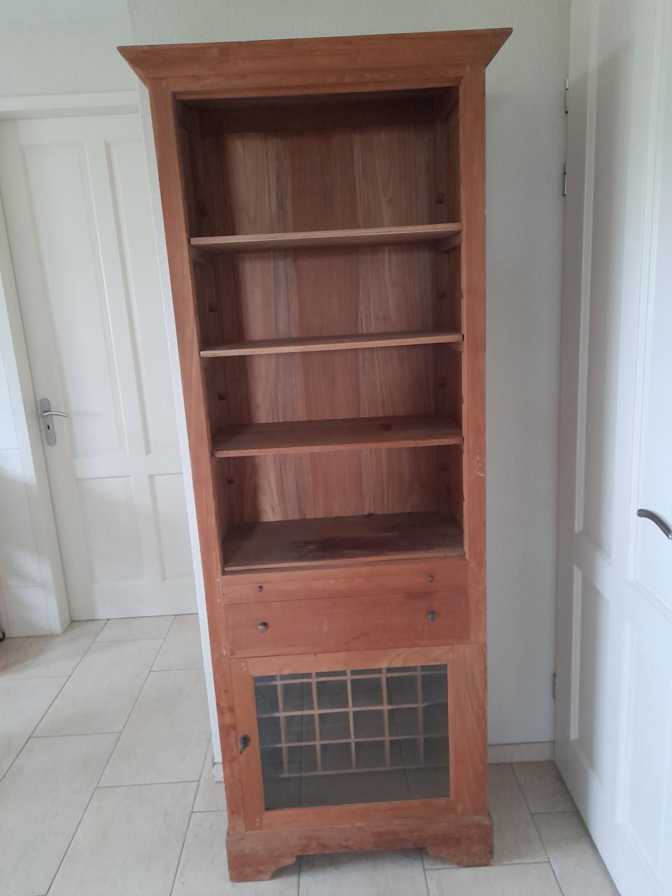 Prachtige (boeken)kast (in goede nette staat ) 77 x 42 x 200H