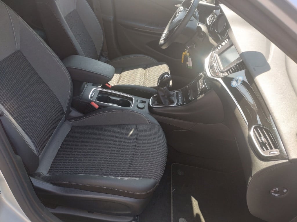 Opel Astra sports tourer 1.2 design&tech
