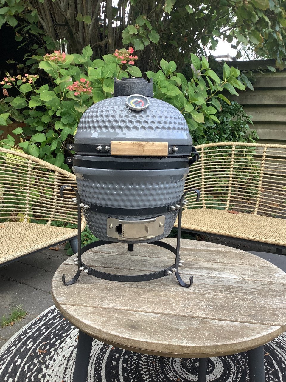 BBQ kamado