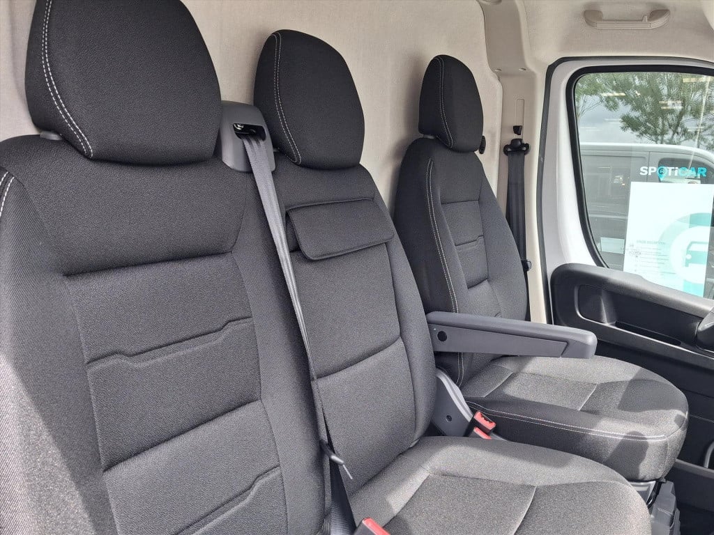 Citroen Jumper gb 2.2 bluehdi 120pk s&s l2h1 3zitplaatsen trekhaak | achter