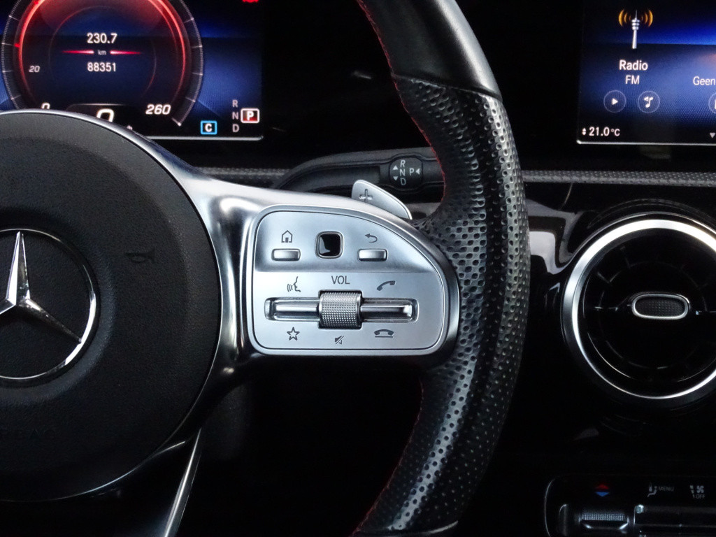 Mercedes-Benz A-Klasse 180 business solution widescreen cockpit