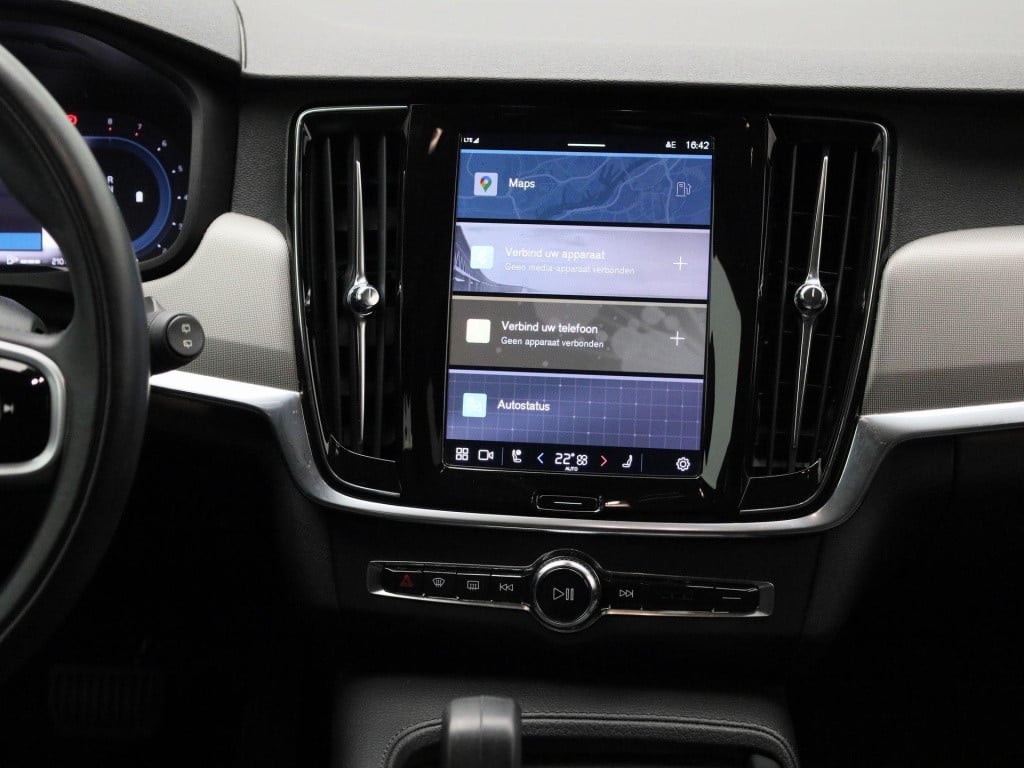 Volvo V90 2.0 b4 momentum business | automaat | navigatie | leder | apple c