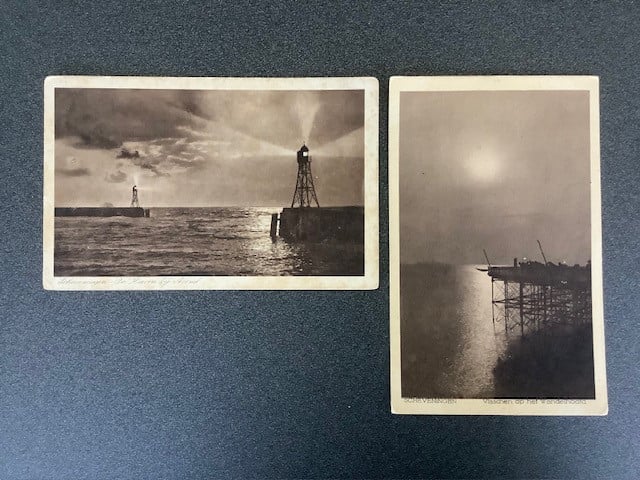 21 ansichtkaarten met thema Scheveningen.