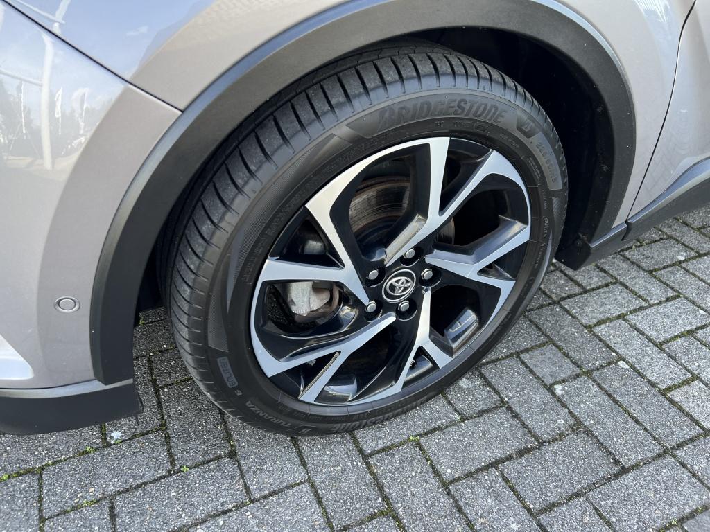 Toyota C-hr 1.8 hybrid style