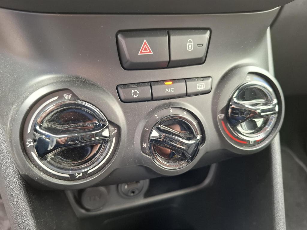 Peugeot 208 1.2 82 blue lion 5-drs airco/nav/park