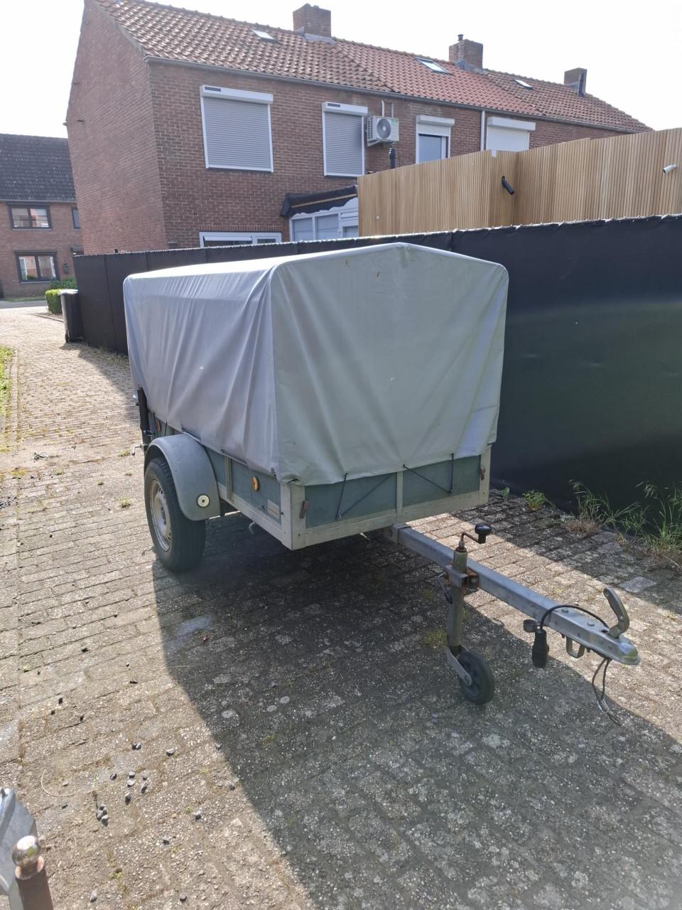 Aanhanger met huif tot 750kg