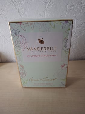 Eau de parfum Gloria Vanderbilt nieuw