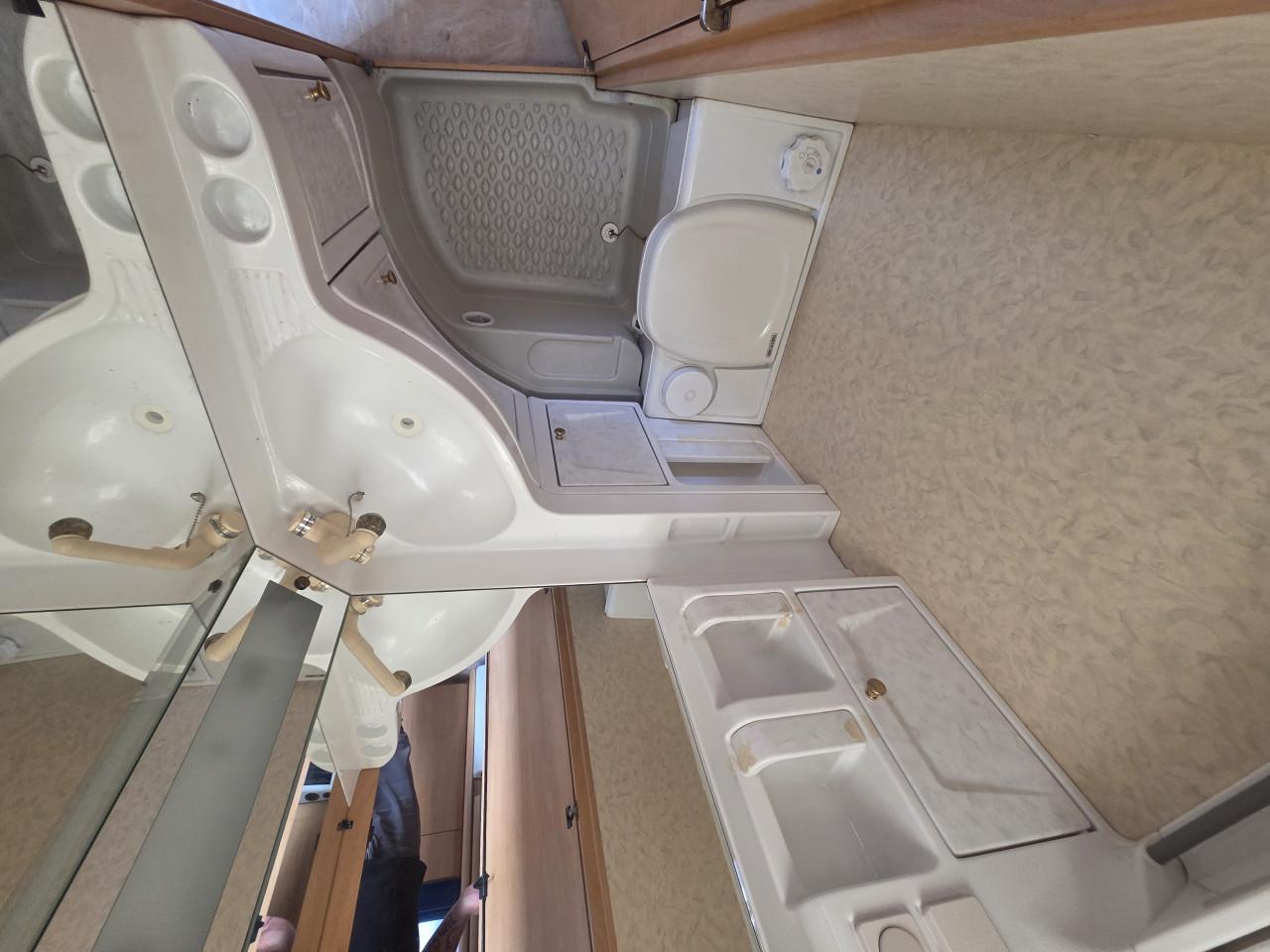 Hobby de luxe 495 met voortent en duitse papieren