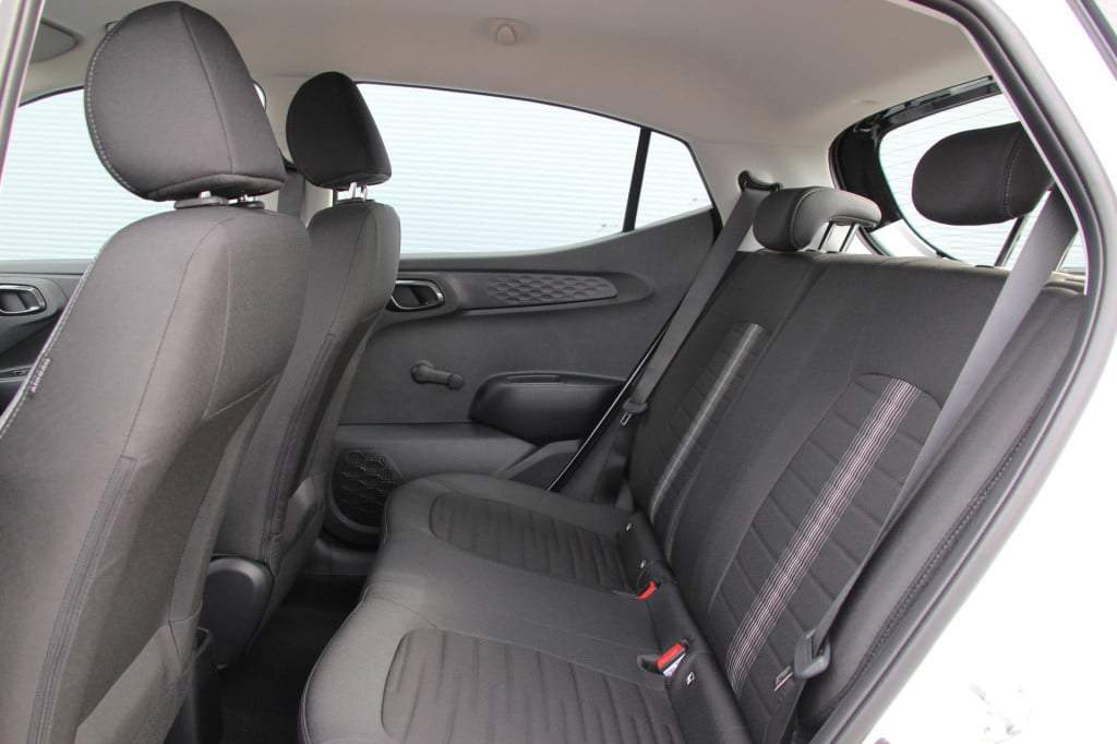 Hyundai I 10 1.0 comfort smart *demo-deal* | navigatie | camera | apple car