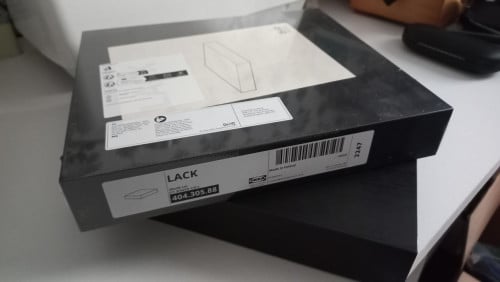 Zwevende plankjes Lack van Ikea